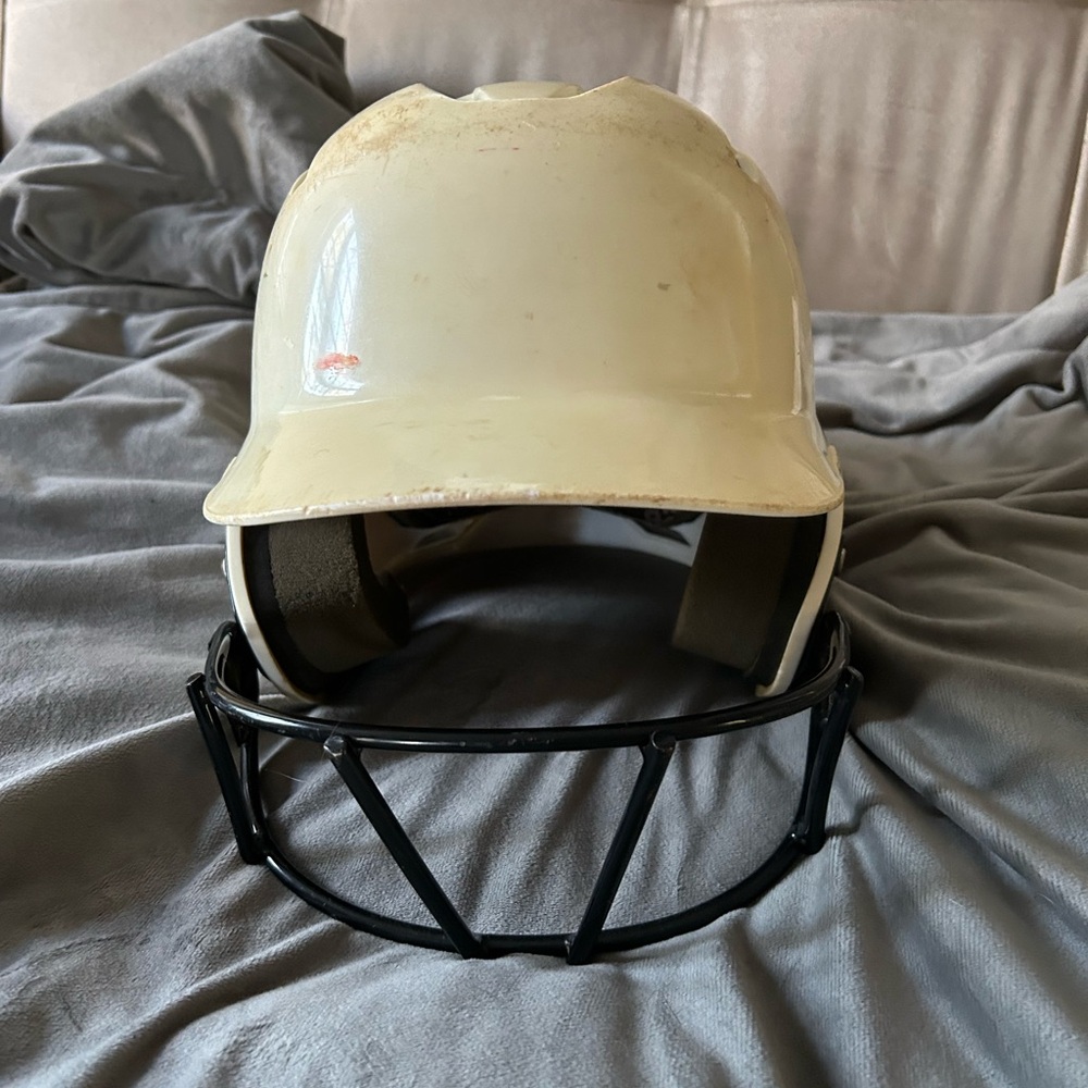 White Youth Baseball Helmet with Black Grill DeMarin - average condition